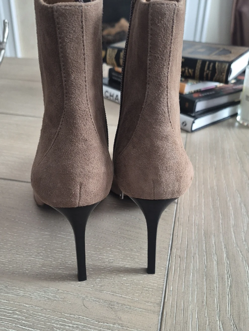 BANANA REPUBLIC REAL SUEDE BOOTIES SIZE 9 UNWORN